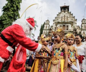 christmas-traditions-in-asia-asia-exchange-1000x668