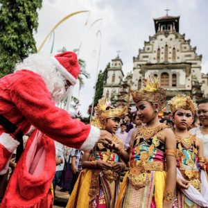 christmas-traditions-in-asia-asia-exchange-1000x668